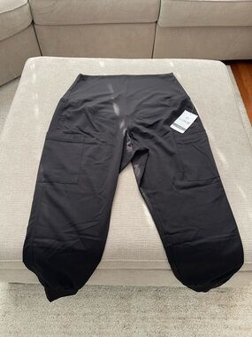 Maternity Med Couture Black Scrub Cargo Capri Pants